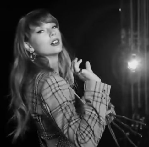 To Learn, Taylor Swift, Swift, Plaid, Black And White, Hair, Black