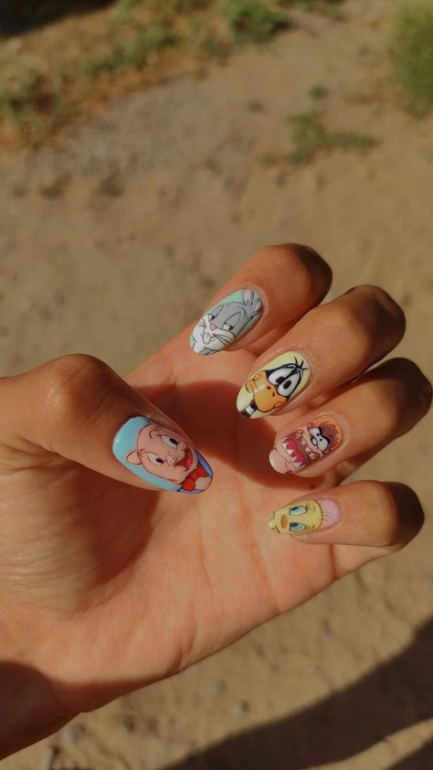 Nails art ~ Mano alzada Lola Bunny Nails, Looney Tunes Nails, Classy Acrylic, Lola Bunny, Bunny Nails, Classy Acrylic Nails, Halloween Costumes For Teens, Cute Halloween Costumes