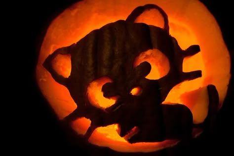 chococat! Pumkin Carvings Easy, Pumkin Carving Sanrio, Pumpkin Designs Cute, Kawaii Jack O Lantern, Cute Pumpkins Carvings, Sanrio Pumpkin Carving, Kawaii Pumpkin Carving, Carving Pumpkins Aesthetic, Cute Carved Pumpkins