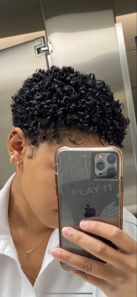 Short Hair Coils Natural Curls, Short Jerry Curl Hairstyles, Jerry Curls Natural Hair Short, Twa Curls, Coil Curls, Jerry Curl Hair, Flips Hair, Short Dyed Hair, Finger Curls