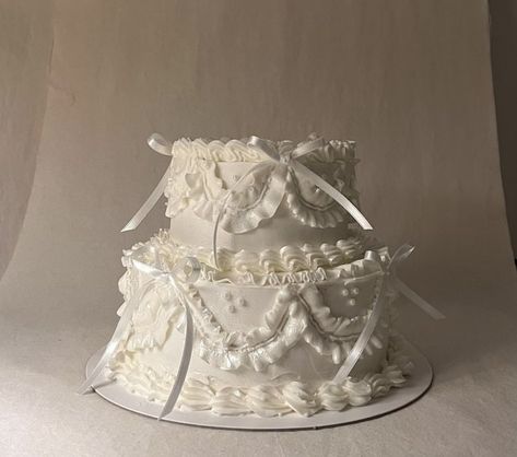 Bow Wedding Cakes, Pastel Wedding Cakes, Bd Cake, Wedding Cake Pearls, Vintage Birthday Cakes, Pearl Cake, Birthday Baking, Dubai Wedding, Creative Cake Decorating