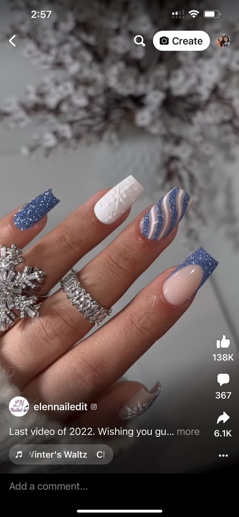 Winter Themed Nails, Blue Christmas Nails, Winter Nails Gel, Blue And White Nails, Themed Nails, Winter Nails Acrylic, Christmas Nails Easy, Christmas Gel Nails, Christmas Nails Acrylic