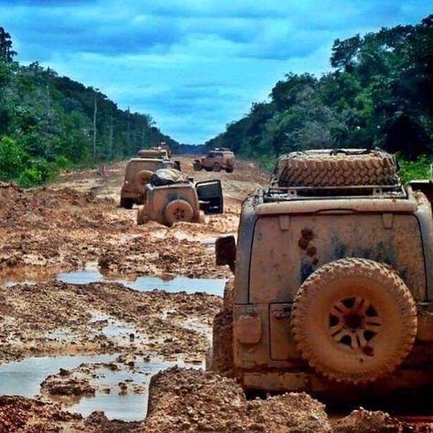 #jeep #muddy #offroading Jeep Photography, Jeep Apparel, Soichiro Honda, Wrangler Jeep, Off Roaders, Hors Route, Mud Trucks, Offroad 4x4, Jeep Jeep