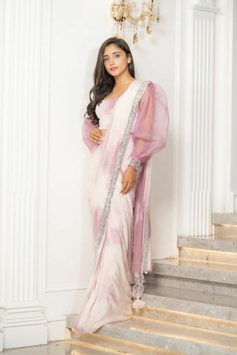 Farewell Saree, Saree White, Saree Jacket Designs, Bengali Saree, Mirror Border, Square Neck Blouse, Sarees For Girls, Latest Model Blouse Designs, Fashionable Saree Blouse Designs