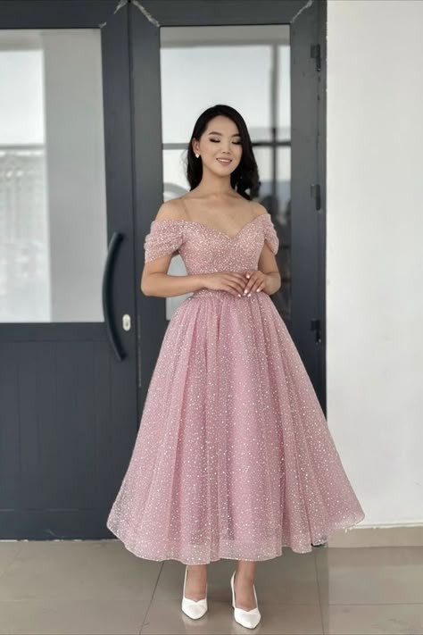 Pink Midi Formal Dress Frocks For Women Party, Dress For Wedding Guest, Midi Formal Dress, Mini Frock, Accessories Beach, Birthday Dress Women, Simple Frock Design, Bride Dress Simple, Simple Frocks