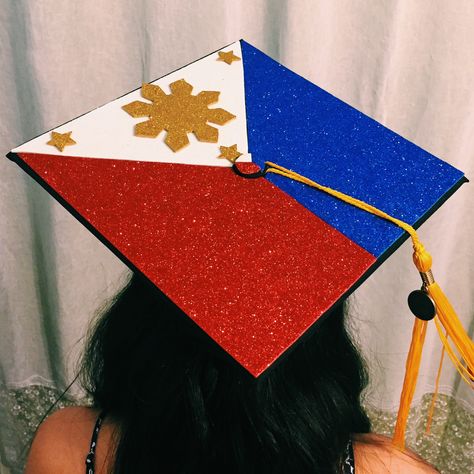 I MADE THIS! Graduation cap idea: Philippine flag for all the proud pinoys and pinays out there! Graduation Cap Philippines, Filipino Cap Decoration, Graduation Cap Designs Filipino, Filipino Graduation Cap, Filipino Graduation, Flag Graduation Cap, Senior Caps, High School Graduation Outfit, Graduation Cap Designs College