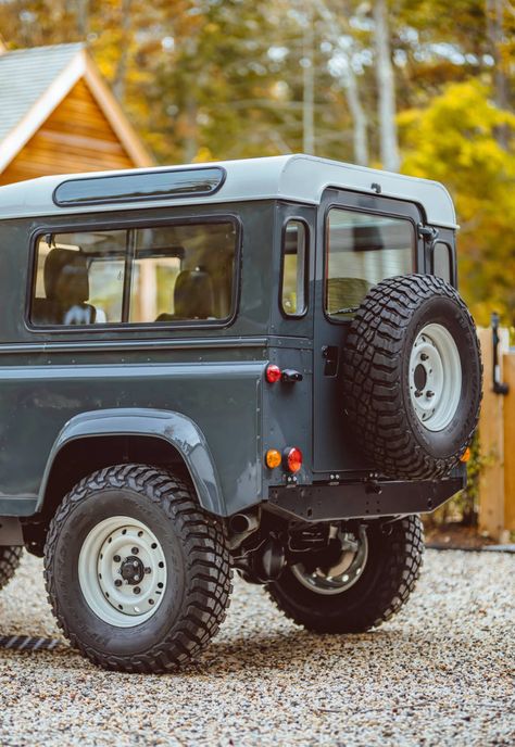 Brooklyn Coachworks, Landrover Defender 90, Land Rover Pick Up, Land Rover Serie 1, Defender Td5, Road Trip Photography, Used Land Rover, Land Rover Series 3, Bench Seats