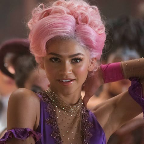 Anne Wheeler, Greatest Showman Party, P T Barnum, Marvel Photo, The Greatest Showman, Zendaya Coleman, Pink Hair, Circus, Broadway