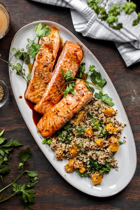 Entree Ideas Dinner, Salmon Thanksgiving Recipe, Grilled Salmon Meals, Fall Salmon Recipes Baked, Fall Salmon Recipes Healthy, Dinner Recipes With Apple Cider, Salmon Apple Recipes, Salmon And Squash, Salmon And Vegetable Recipes