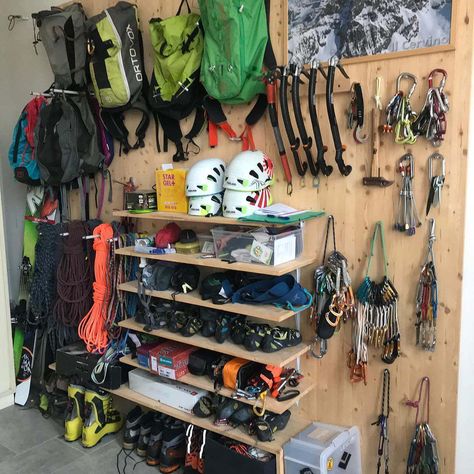 Outdoor Gear Room, Military Gear Storage, Ski Gear Storage, Gear Storage Ideas, Gear Room Organization, Gear Room Ideas, Outdoor Gear Storage, Cottagecore Living Room, Tool Wall Storage