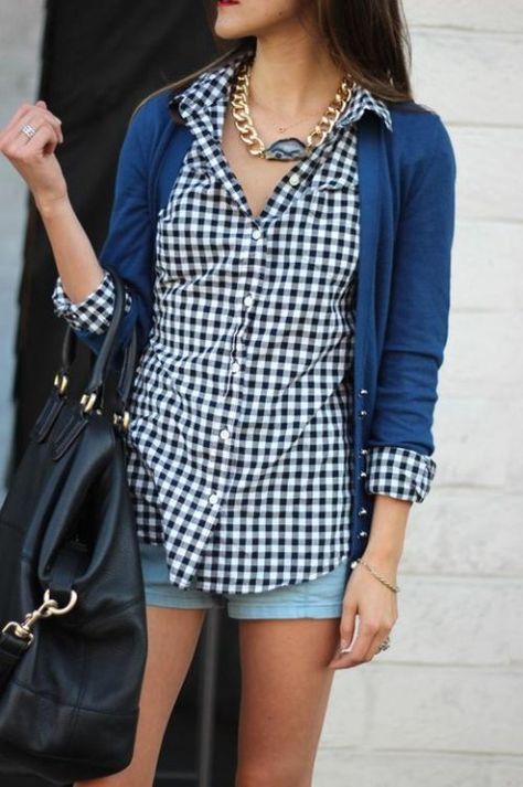 Heart Fashion, Gingham Shirt, Checkered Shirt, Hijab Outfit, Mode Vintage, Looks Style, Street Chic, Mode Inspiration, Spring Summer Outfits