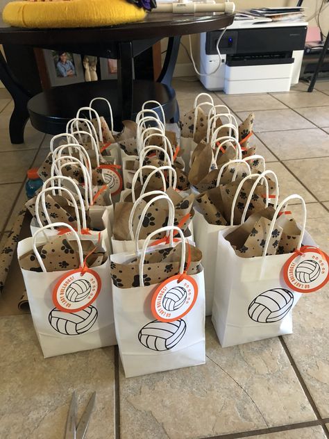 Volleyball Spirit Bags, Volleyball Goodie Bag Ideas Team Gifts, Volleyball Goodie Bags, Volleyball Snack Bags, Volleyball Gift Bags, Volleyball Goodie Bag Ideas, Volleyball Snacks, Volleyball Team Bonding, Kids Sports Party