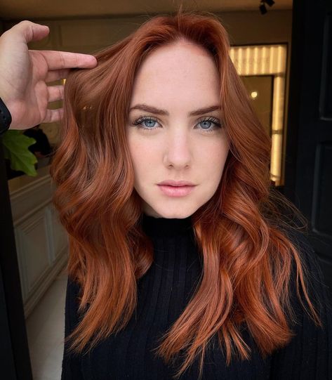 Solid Light Auburn Hair Color Red Hair For Cool Skin Tones, Auburn Hair Color With Highlights, Red Hair No Bleach, Highlights Black Women, Auburn Hair Colors, Red Hair Pale Skin, Short Auburn Hair, Auburn Hair Color Ideas, Hair Colors For Blue Eyes