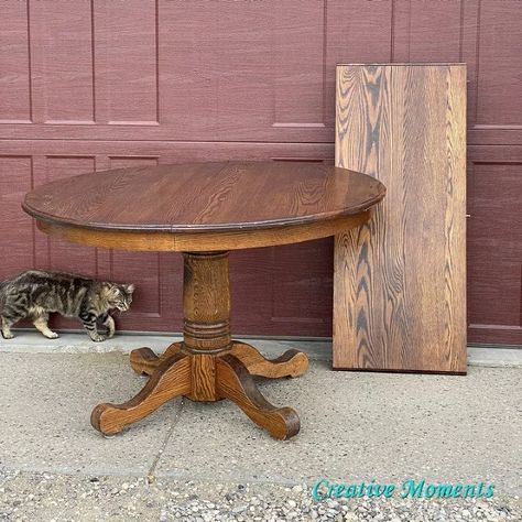 You know I love reloving dining tables and here is another one I intended to do for our home but after sharing the finished results it too was soon sold. I love old pedestal tables that go from round to oval. So when I saw this classic oak round pedestal table with leaf, yes please! After a good deep cleaning and repairs, The top of the dining table was lightly sanded with a sanding sponge and wiped well.To refresh the dark stained top I used the last of the discontinued… Oval Oak Dining Table Makeover, Pedestal Dining Table Makeover, Farmhouse Dining Table Makeover, Pedistal Table, Round Oak Dining Table, Old Tables, Round Pedestal Table, Pedestal Tables, Dining Table Makeover