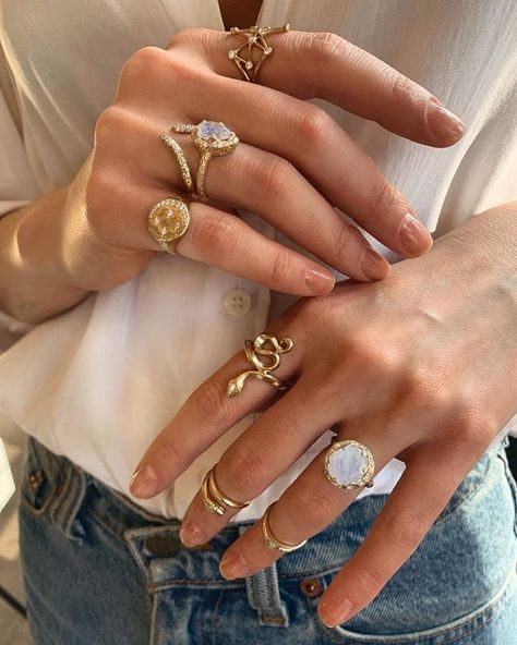 LOGAN HOLLOWELL on Instagram: “Layers for the goddess who gets it 💫✨ Kundalini sprinkled diamond, oval Moonstone Queen, baby water drop Queen + tusk ring combo, new…” Lots Of Rings, Hoops Jewelry, Accesories Jewelry, Earrings Hoops, Dope Jewelry, Nail Jewelry, Mode Inspo, Jewelry Inspo, Aesthetic Vintage