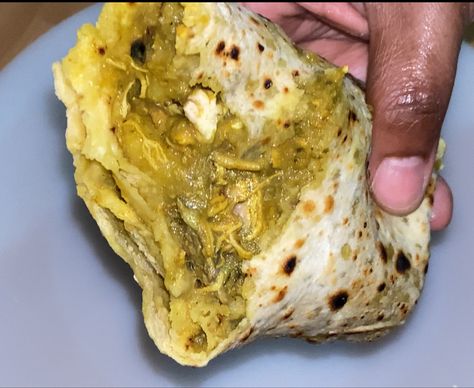 Curry Roti Recipe, Roti And Curry Chicken, Caribbean Dinner Ideas, Jamaican Roti Recipe, Jamaican Roti, Caribbean Roti, Trinidad Pelau, Trinidadian Roti, Roti Recipe Guyanese