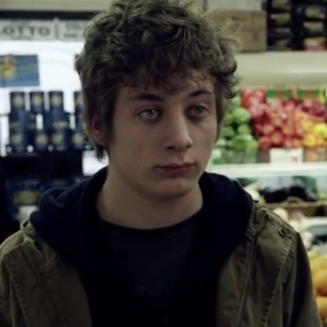 Season 1 Lip Gallagher, Lip Shameless Season 1, Phillip Shameless, Shameless Lip Gallagher, Lip Gallagher Season 1, Lip From Shameless, Jeremy Allen White Shameless, Shameless Pfp, Lip Shameless