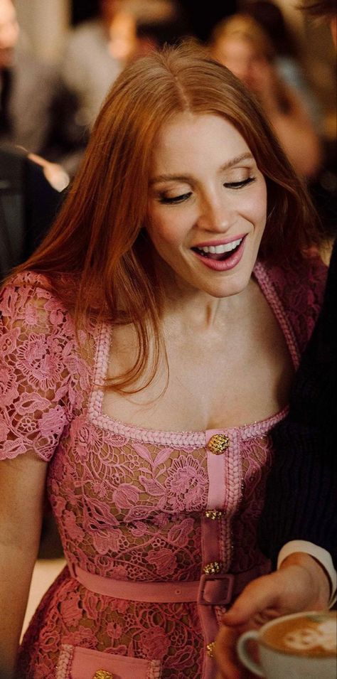 Jessica Chastain Outfits, Jessica Chastain Hair Color, Jessica Chastain Makeup, Jessica Chastain Aesthetic, Jessica Chastain Color Season, Jessica Chastain Hair, Jessica Chastain Pink Dress, Jessica Chastain Dress, Jessica Chastain Red Carpet Looks