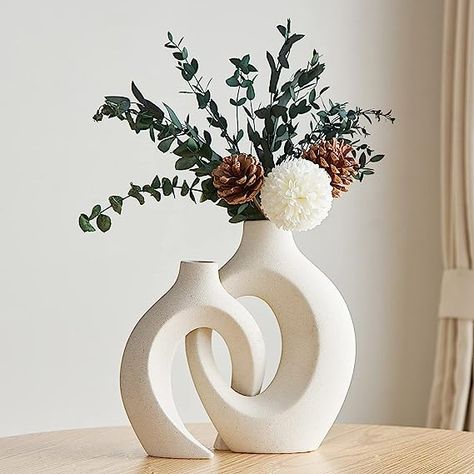 Simple Home Decoration, Dining Room Table Centerpieces, White Ceramic Vase, Beige Ceramic, Table Decor Living Room, Flower Vases Decoration, White Ceramic Vases, Farmhouse Decoration, Chic Living