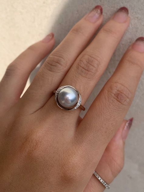 Silver Ring With Pearl, Pearl Ring Designs Silver, Ring Designs Silver, Pearl Ring Designs, Big Pearl Ring, Pearl Ring Design, Almirah Designs, Fine Pearl Jewelry, Gold Finger Rings