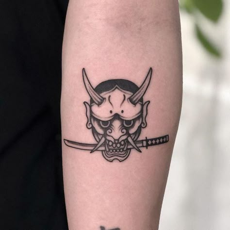 Small Japanese Tattoo, Oni Mask Tattoo, Oni Tattoo, Hannya Mask Tattoo, Petit Tattoo, Graffiti Tattoo, Inspiration Tattoos, Mask Tattoo, Sketch Tattoo Design