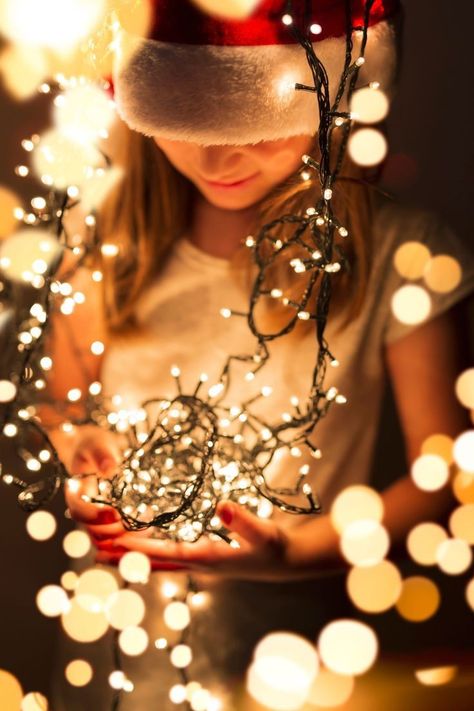 Warm White Christmas Lights, Christmas Lights Photoshoot, Christmas Photoshoot Kids, Christmas Light Photography, Warm White Christmas, Christmas Fashion Photography, Grow Closer To God, Grow Your Faith, Christmas Poses