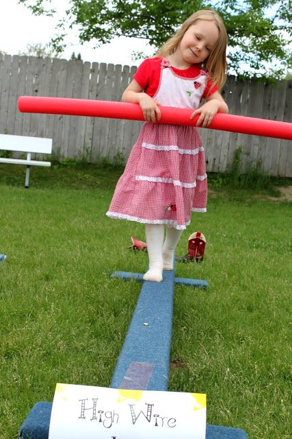 Mirette on the High Wire - links on the page for the printables is broken. However, several great circus reenactment ideas. Read, then act out? Other book ideas: Spots goes to the Circus (preschool), Miss Bindergarten Plans a Circus with Kindergarden. Preschool Circus, Circus Activities, Circus Game, Carnival Activities, Diy Party Games, Circus Crafts, Circus Theme Party, Circus Birthday Party, Carnival Birthday Parties