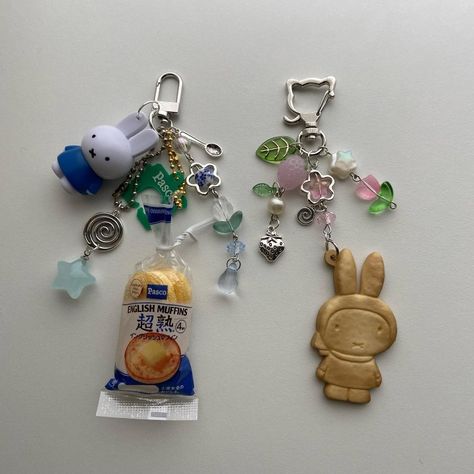 Toro Inoue, Clay Keychain, 20k Followers, Kawaii Jewelry, Jewelry Accessories Ideas, Cute Keychain, Cute Little Things, Diy Keychain, Cute Charms