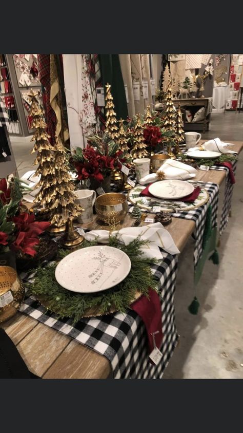 Vintage Christmas Dining Table Decor, Buffalo Plaid Christmas Tablescape, Plaid Christmas Table Decor, Vintage Christmas Table Settings, Christmas Dining Table Decor, Christmas Dining Table, Christmas Dinner Table, Holiday Tablescapes, Christmas Themes Decorations