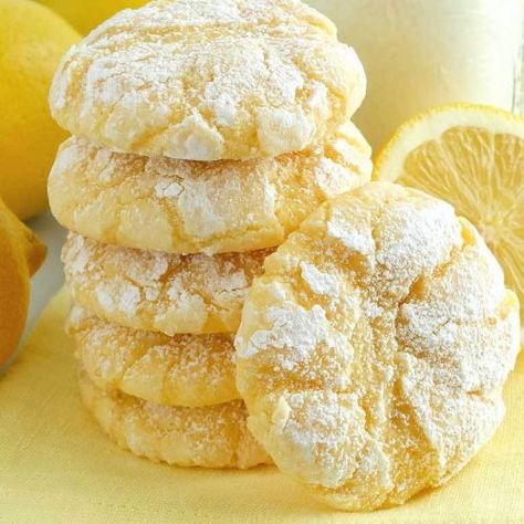 Easy Limoncello Cookies Recipe | Biscotti al Limoncello - Ventura Limoncello Cookies With Cool Whip, Cookies With Lemon, Lemon Cake Mix Cookies, Lemon Cookies Easy, Cool Whip Cookies, Lemon Drop Cookies, Drop Cookie Recipes, Gooey Butter Cookies, Lemon Crinkle Cookies