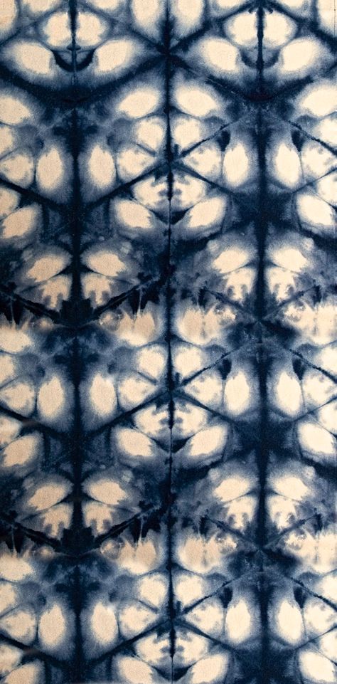 coquita Shibori Dye, Shibori Tie Dye, Indigo Shibori, Japanese Textiles, Dyeing Techniques, Print Inspiration, Indigo Dye, How To Dye Fabric, Textile Patterns