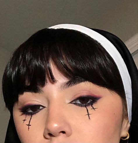 Cute Nun Makeup Halloween, Gothic Nun Makeup, The Nun Inspired Makeup, Holoween Idea Makeup, Unholy Nun Makeup, Hot Nun Makeup, Nun Rave Costume, Bad Habit Nun Makeup, Spooky Nun Makeup