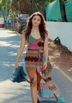 Jo dil se lage, usse keh do hi, hi, hi, hi. Jo dil na lage, usse keh do bye, bye, bye, bye. Dear Zindagi Alia Bhatt Outfits, Indian Beach Wear For Women, Goa Dress For Women, Goa Looks For Women, Goa Outfits Beach, Goa Outfits Women, Goa Outfits, Western Dresses For Girl, Smart Casual Women Outfits