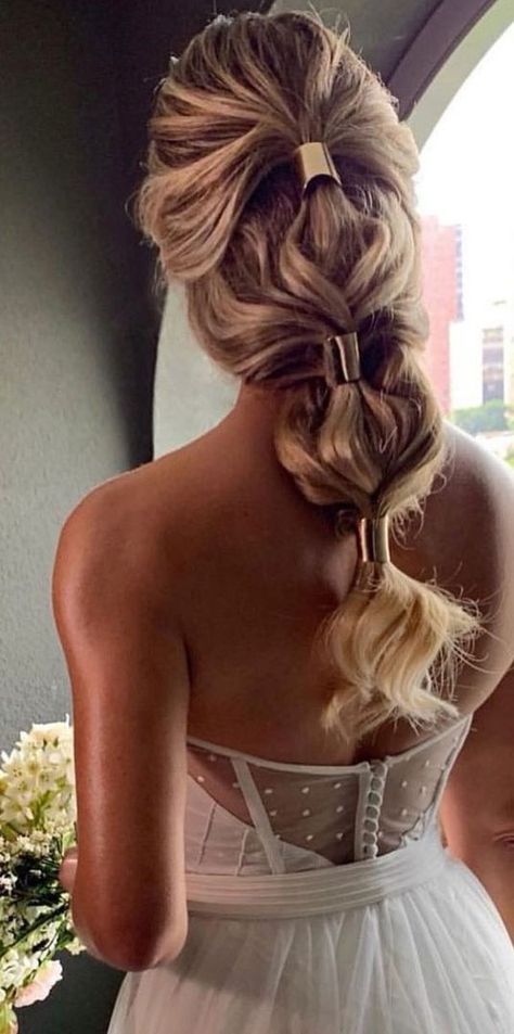 wedding hairstyle, bobo bridal, bridal bubble braid, bubble braid wedding Side Braided Ponytail, Puffy Braid, Bubble Braid Hairstyle, Braids Side, Side Braid Ponytail, Bubble Braid, App Filter, Ponytail Tutorial, Bubble Ponytail