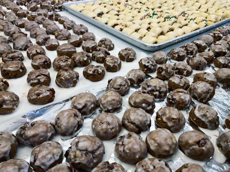 Chocolate Balls (Cookie Recipe) - COOK ME CRAZY Italian Chocolate Meatball Cookies, Italian Chocolate Ball Cookies, Italian Chocolate Toto Cookies, Italian Meatball Cookies Recipe, Italian Chocolate Balls, Italian Chocolate Spice Cookies, Chocolate Meatball Cookies, Italian Meatball Cookies, Italian Chocolate Cookies