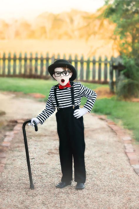 Mime Makeup Men, Mime Costume, Mime Makeup, Dog Size Chart, Kids Costumes Boys, Princess Dress Up, Parade Float, Jolly Holiday, Girls Dress Up