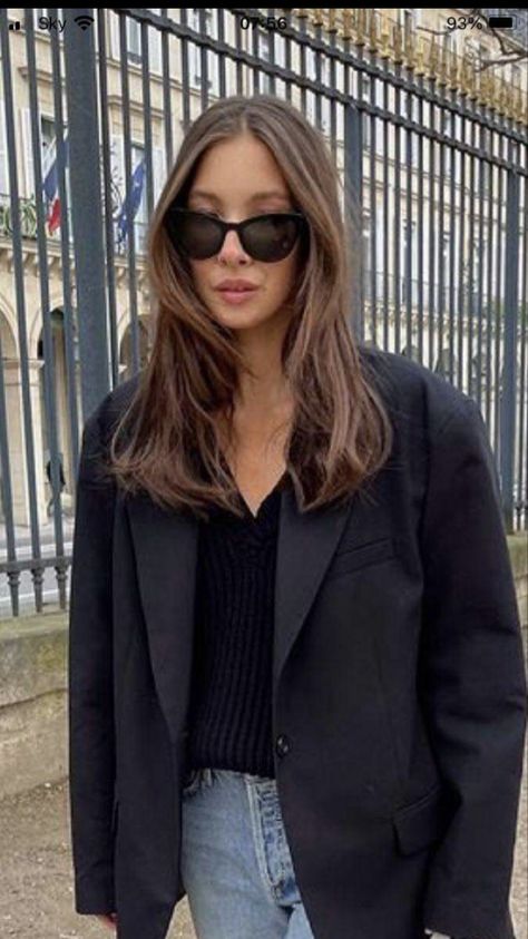 2023 Face Framing Layers, Fall Hair Mid Length, Mid Length Hair Long Face, Face Framing Highlights Brunette Straight Hair, Medium Length Textured Hair, Mid Length Hair With Layers Brunette Face Framing, Mid Length Haircut Brunette, Hairstyles For Soft Jawline, Mid Length Hair With Layers Brunette