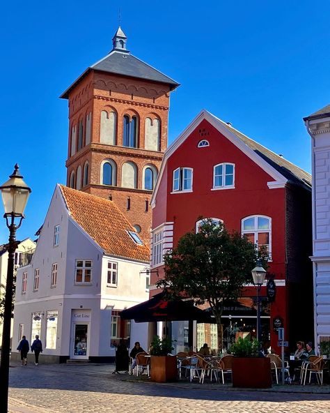 Exploring the charming streets of Ribe, Denmark! 🏰✨ From its historic buildings to picturesque canals, every corner tells a story. Can't get enough of this beautiful town! #Ribe #Denmark #TravelDiaries #HistoricArchitecture #Wanderlust #ExploreDenmark captured by  @sc_be_he Denmark Buildings, Tallinn Old Town, Scarborough Town Centre, Abstract Photography, Historical Architecture, Historic Buildings, Denmark, Building, Photography