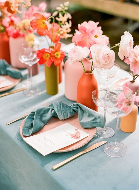 Brides Table, Wedding Table Designs, Tafel Decor, Summer Bride, Wedding Sparrow, Greenhouse Wedding, 2022 Wedding, Brunch Wedding, Wedding Table Settings