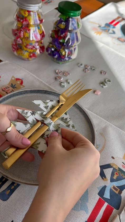 50 reactions | Are you looking for some simple DIYs Christmas decor? Try this cute cutlery holder ✨ Cut out tree shape from decorative paper, cut two wide holes and add your cutlery. #christmas #christmasdecor #christmascutlery #christmasdiy #holidaydecor #tabledecor #christmastime #diychristmasornaments #christmasreels #christmasvibes #christmastrends2023 | Washy_wash_cleantok | Tori Kelly · Elf Interlude Cute Cutlery, Simple Diys, Christmas Cutlery, Tori Kelly, Cutlery Holder, Diy Holder, Decorative Paper, Tree Shapes, Paper Cut