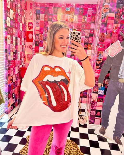 Look what we got in! Our Rolling Stones Sequin Tee paired with our Chelsea Distressed jeans is the cutest outfit! Fresh and vibrant is exactly what you need! #thepinkpug #midlandtx #springoutfit #rollingstones #graphicteeoutfit White Elephant Game, Curvy Girl Dress, Graphic Tee Outfits, Sequin Tee, Western Girl, Tie Headband, Denim Blouse, Sporty Girls, Single Women