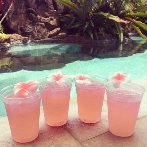 Summer refreshments. Summer Tumblr, I Need Vitamin Sea, Coconut Dream, Barbie Summer, Malibu Barbie, Pretty Drinks, Pink Drinks, Summer Feeling, Pink Summer