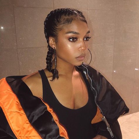 Wardrobe Breakdown: Lori Harvey At Coachella Messy Cornrows, Invisible Braids, Tika Sumpter, Cabello Afro Natural, Boxer Braids, Lori Harvey, Natural Afro Hairstyles, Peinados Fáciles Para Cabello Corto, Penteado Cabelo Curto