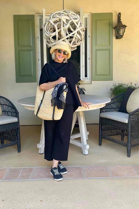 Here's How to Dress Stylishly and Comfortably for Travel After 50 - Cindy Hattersley Design Linda Wright Style, Cindy Hattersley, Wardrobe Challenge, Led Clothing, Comfortable Loafers, Travel Clothes, Chic Sneakers, Style 2023, White Denim Jacket