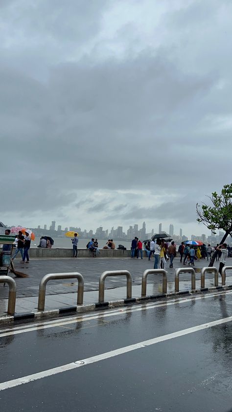 Mumbai Barish Snap, Mumbai Monsoon Snap, Mumbai Rain Aesthetic, Mumbai Rain Snap, Marine Drive Snap, Marine Drive Mumbai Aesthetic, Mumbai Rains Photography, Mumbai Barish, Marine Lines Mumbai Snap