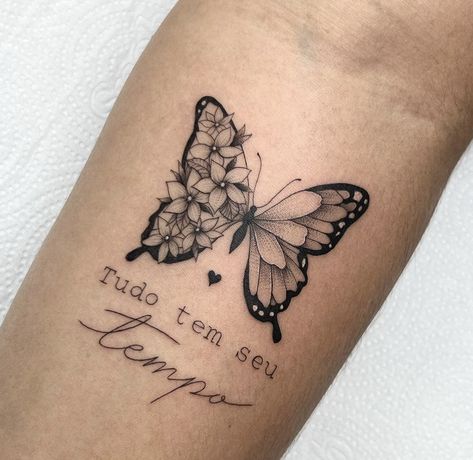 Tattoo Papillon, Butterfly Thigh Tattoo, Butterfly With Flowers Tattoo, Butterfly Tattoos On Arm, Unique Butterfly Tattoos, Butterfly Wrist Tattoo, Butterfly Back Tattoo, Small Butterfly Tattoo, Boho Tattoos