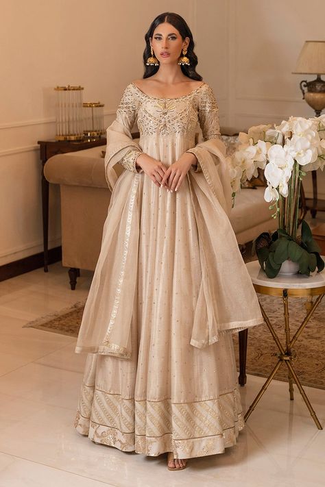 Sunnia Manahil, Asian Wedding Dress Pakistani, Western Dresses For Women, Shadi Dresses, Desi Wedding Dresses, Asian Wedding Dress, Pakistani Wedding Outfits, Desi Fashion Casual, Pakistani Fancy Dresses