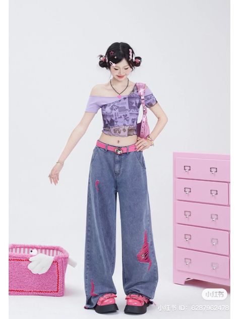 Milkshake Photoshoot, Purple And Pink Outfit, Iconic Barbie Outfits, Pink And Purple Outfit, Vintage Skincare, Woman Streetwear, New Jeans Style, Purple Outfits, Classy Chic