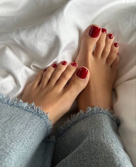 Pretty Toenail Colors, How To Paint Toenails, Fall Nails Pedicure Toenails, Red Nails Feet Pedicures, Nail Foot Colors, Fall Gel Pedicure, Pedicure Fall Colors, Red Toe Nails Ideas, Holiday Nails And Toes