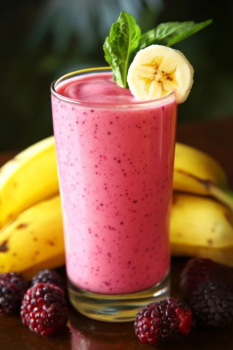 Fuel your workout with this energizing Blueberry Banana or Protein Smoothie, combining rich blueberries and ripe bananas packed with protein and healthy nutrients. The perfect pre-workout drink, it provides that boost you need for effective exercise performance and quicker recovery after intense sessions. Easily blend up this delightful smoothie with simple ingredients to keep your energy levels high and cravings in check! Learn how to mix the ideal flavors for health enthusiasts looking to power through their workouts with this high-protein treat. Protein Shake Aesthetic, Fruit Protein Smoothie, Blueberry Banana Smoothie Recipe, Blueberry Banana Smoothie Recipes, Pre Workout Drink, Protein Fruit Smoothie, Onion Benefits, Pre Workout Smoothie, Recovery Smoothie